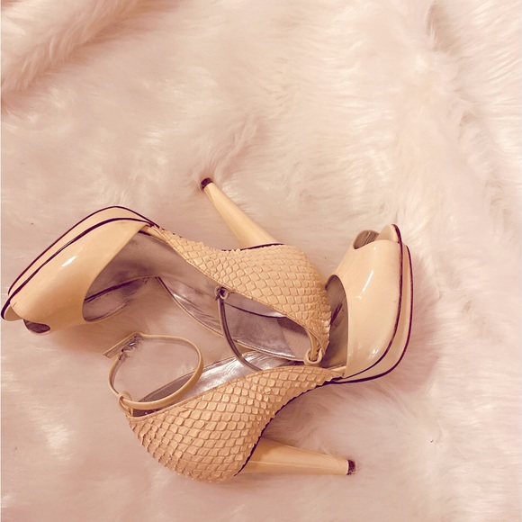 NEW REPORT SIGNATURE NEW CREAM PLATFORM HEELS 6.5 - Picture 3 of 8